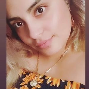 Meet your Posher, Alejandra